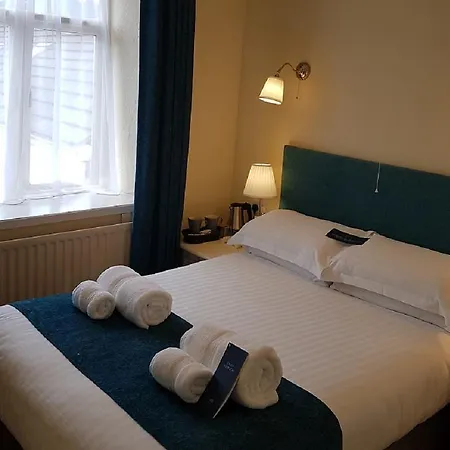 イン Virginia House 3*