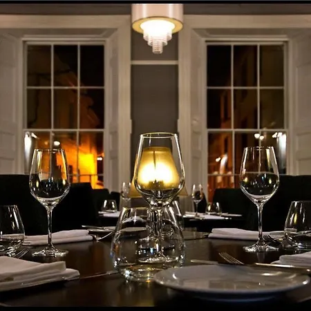 Virginia House イン 3*